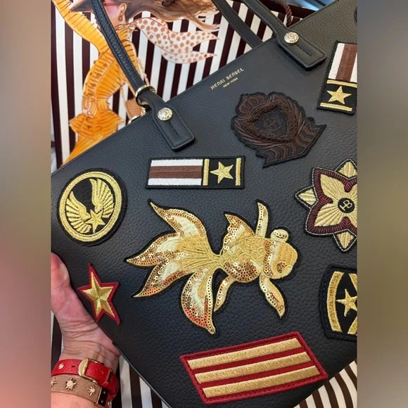HENRI BENDEL MILITARY Zippered Tote Gold/Red Embroidered Patches & Lipstick Fob💄 - Picture 7 of 16